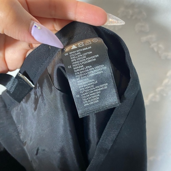 H&M black textured mini skirt size 10 - Picture 4 of 7